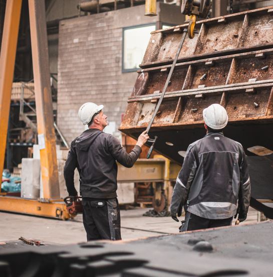 Arbeiter im Edelstahlwerk